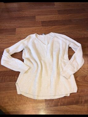 jcpenney Cream Ribbed V-Neck Women's Sweater